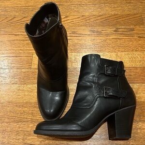 UC Bandolino Double Buckle Ankle Boot 3 in heel, women’s size 10M